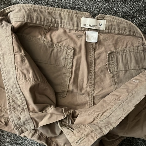 Old Navy shorts - Picture 4 of 5